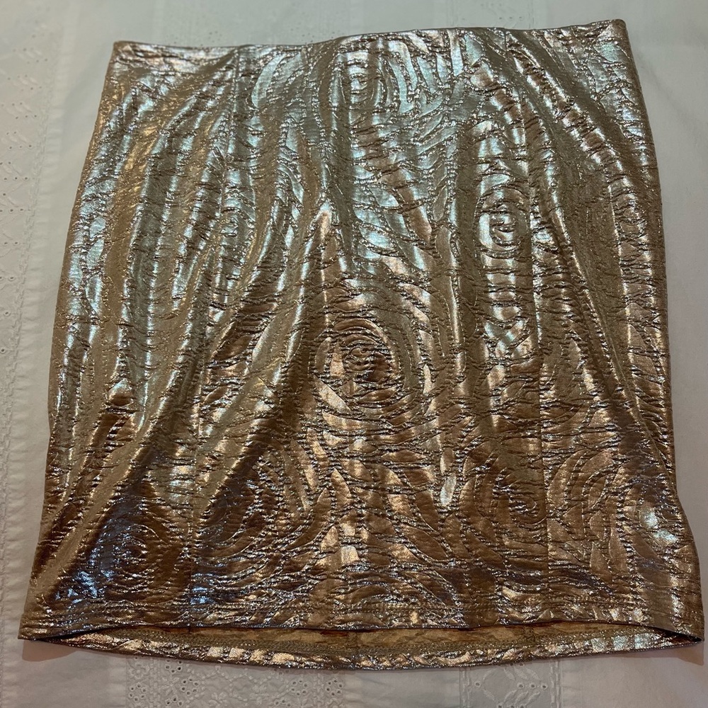 Guess skirt, shimmery gold-ish, size 6, never worn